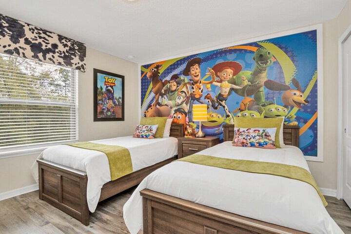 Room 8 of 82