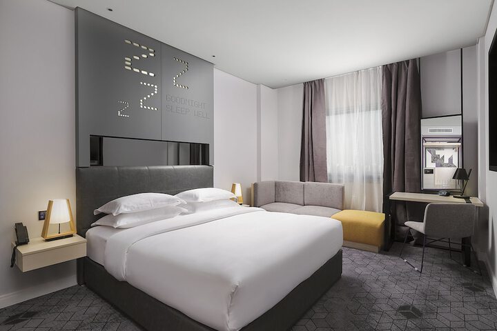 Room 11 of 34