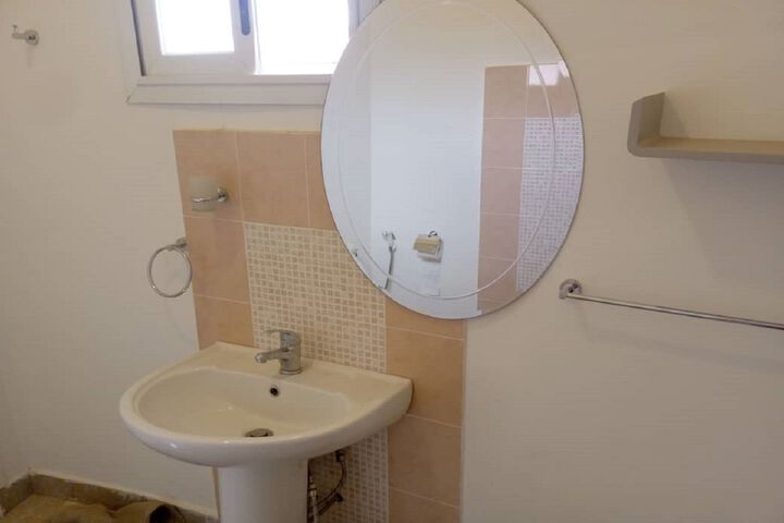 Room 3 of 8