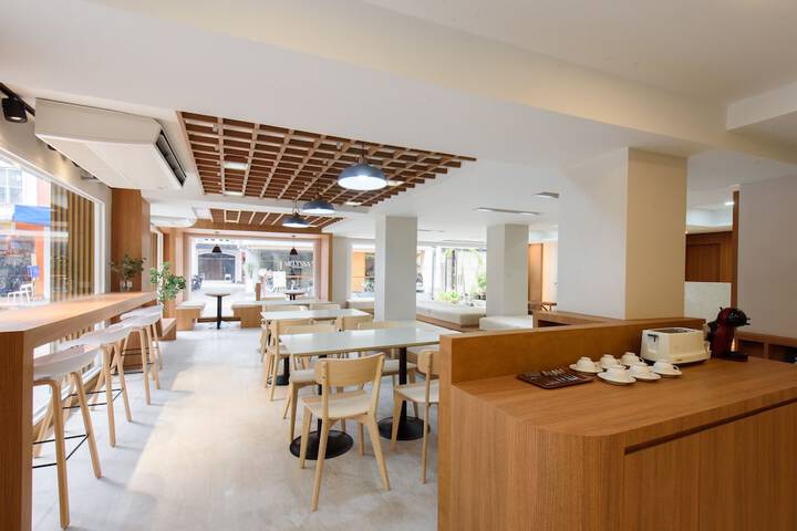 Dining Photos