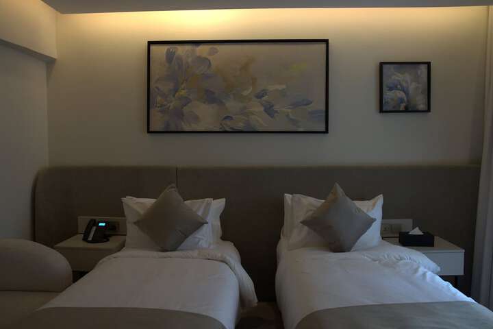 Room 16 of 47