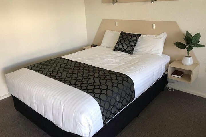 Room 4 of 34