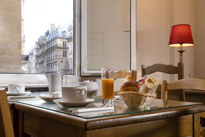 Breakfast area