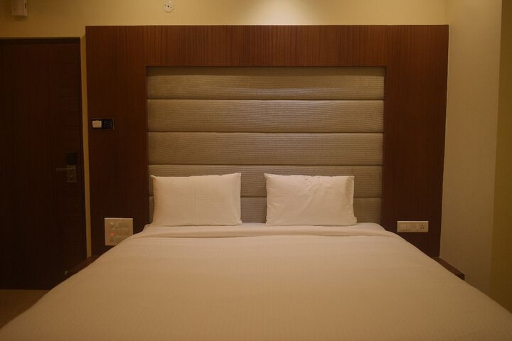 Room 4 of 58