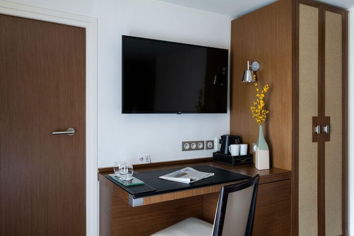 Room 34 of 74