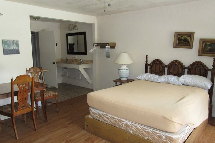 Room 20 of 96