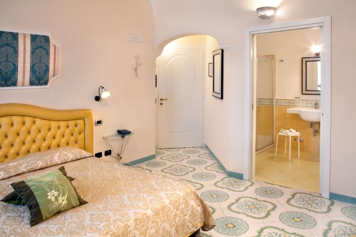 Room 17 of 72