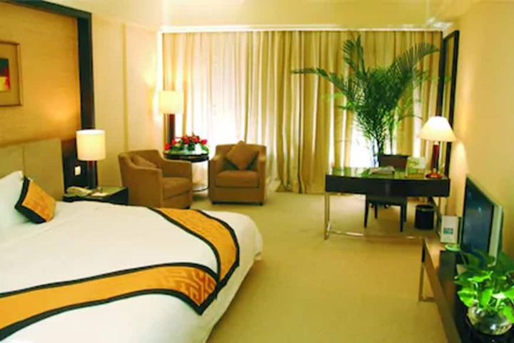 Room 6 of 50