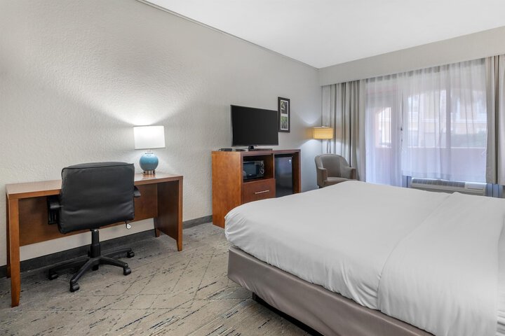 Room 15 of 40