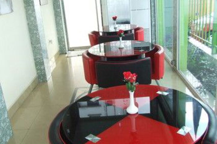 Dining 7 of 7