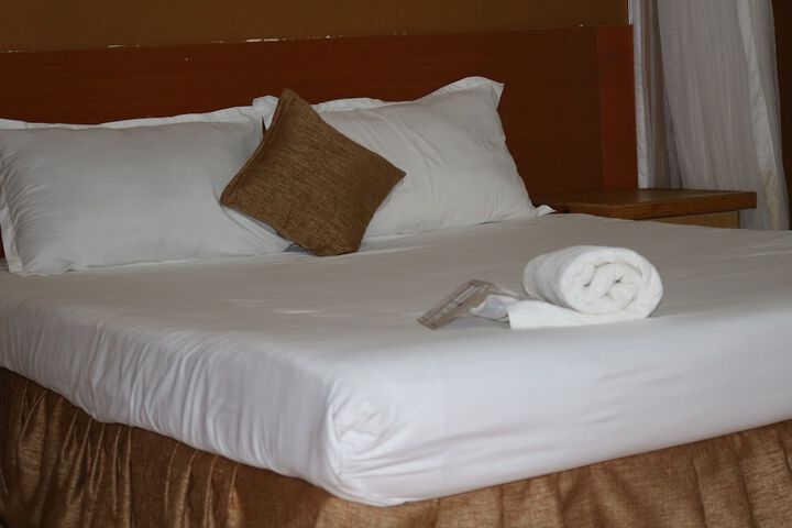 Room 6 of 27