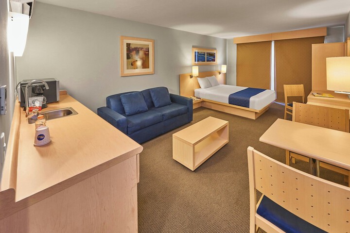 Room 25 of 49