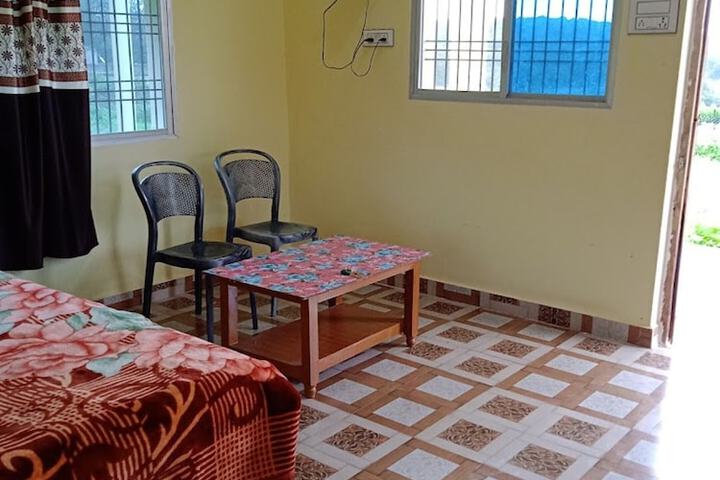 Room 5 of 15