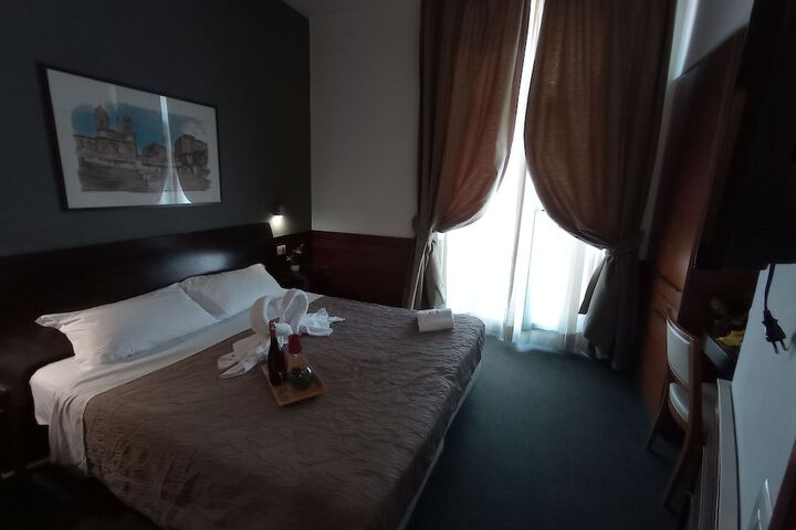 Room 3 of 50