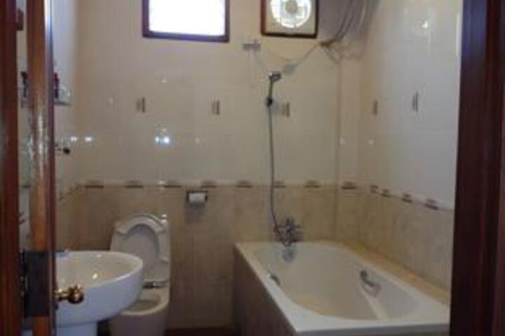 Room 10 of 20