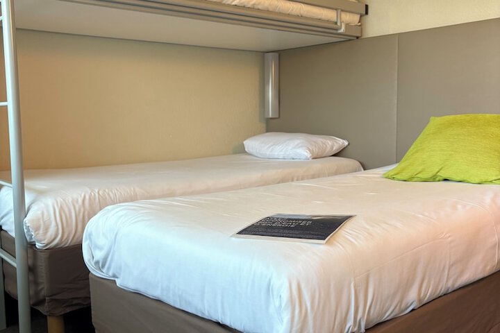 Room 17 of 48