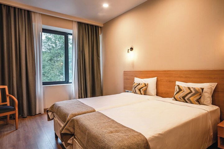 Room 48 of 104