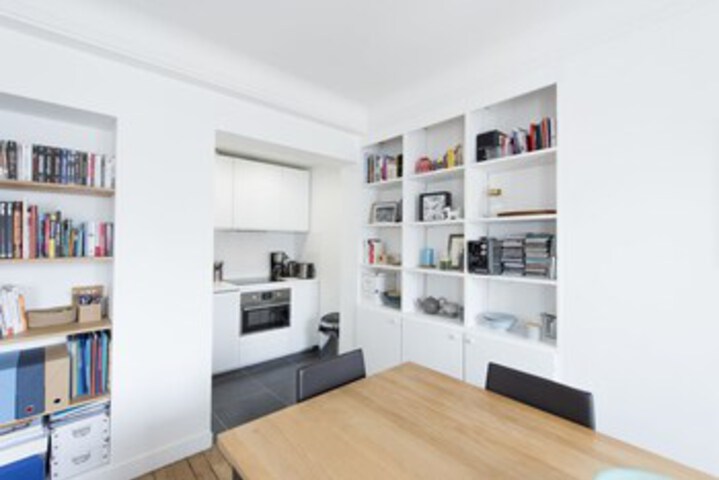 Room 5 of 18