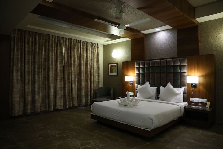 Room 9 of 37