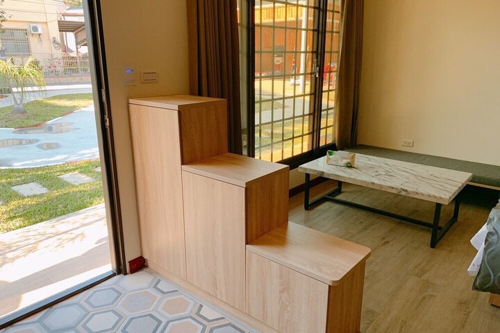Room 9 of 37