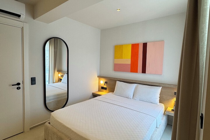 Room 16 of 48