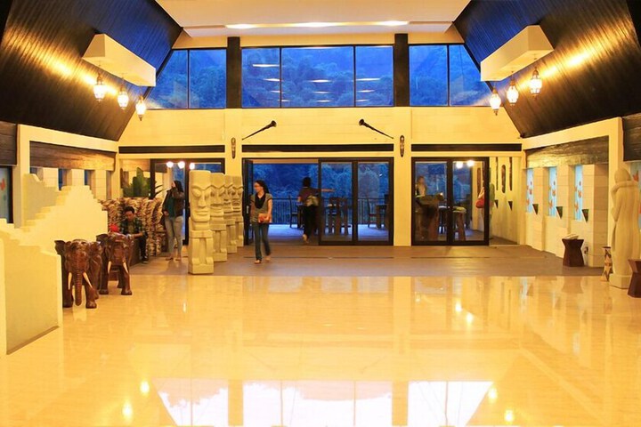 Hotel 2 of 111