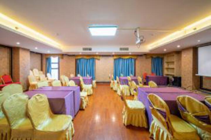 Room 15 of 23