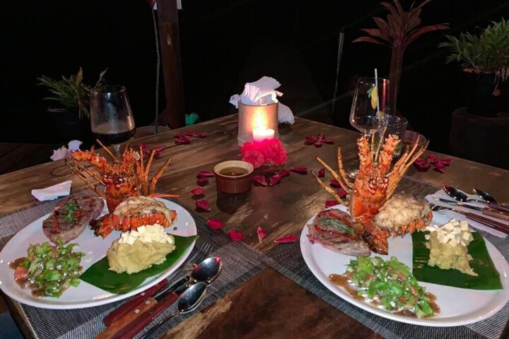 Dining 30 of 52