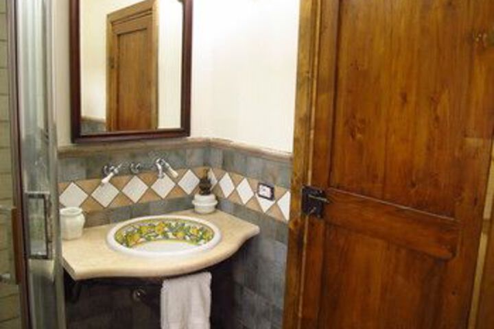 Room 3 of 25