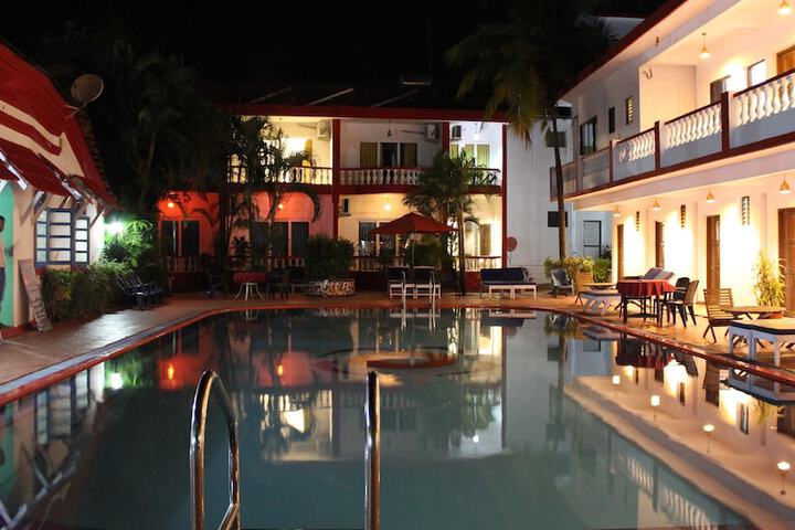 Hotel Pool