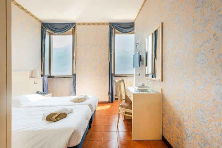 Room 8 of 41