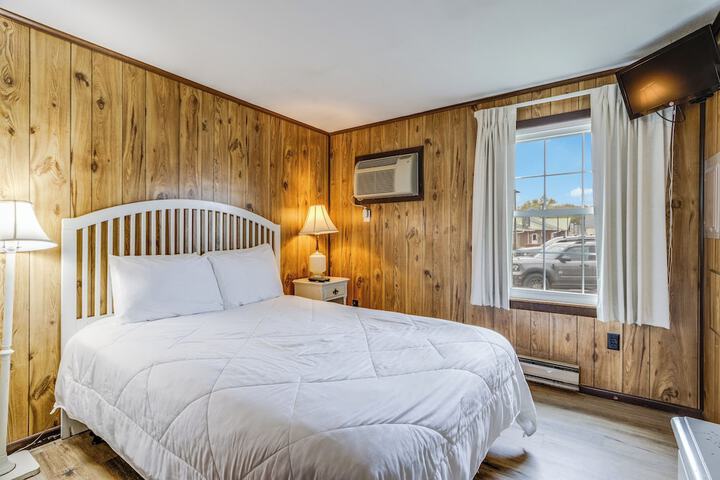 1 Bedroom Apartment Queen Bed Sofa (7 of 7)
