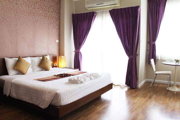 Room 5 of 42