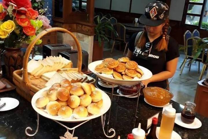 Dining Photos