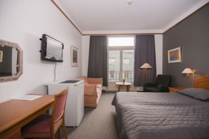 Room 12 of 22