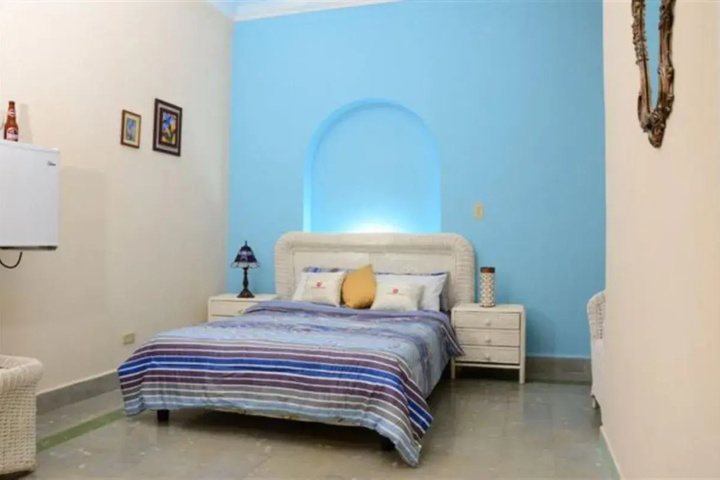 Room 2 of 9