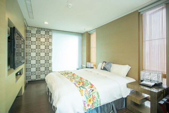 Room 30 of 63