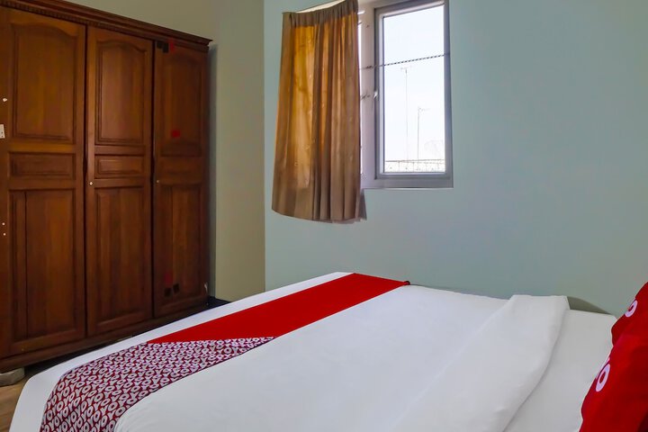 Room 11 of 21