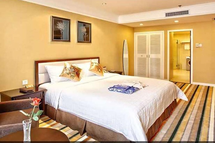 Room 10 of 70