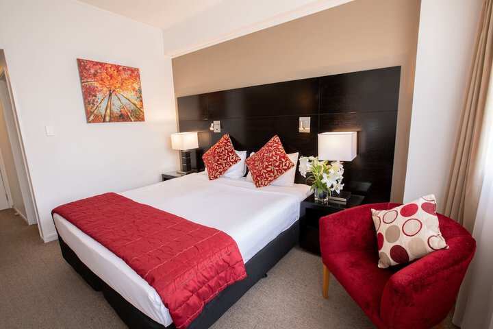 Room 3 of 70
