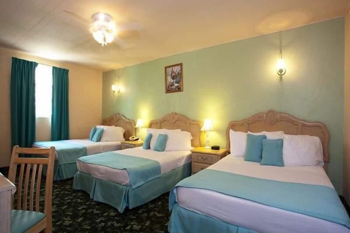 Room 5 of 6