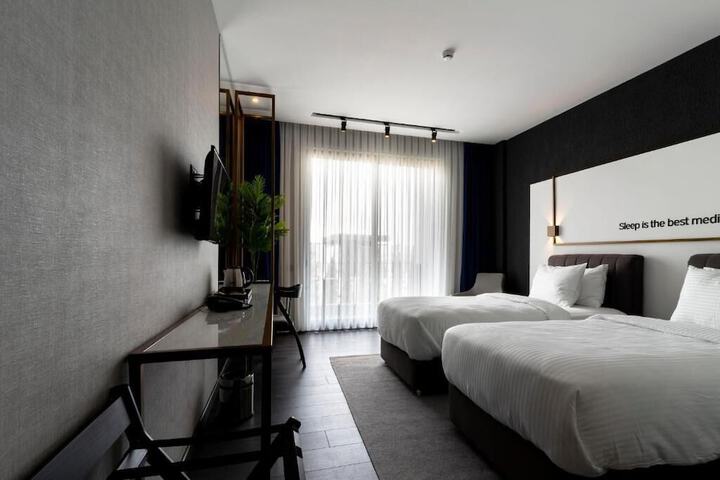 Room 6 of 46
