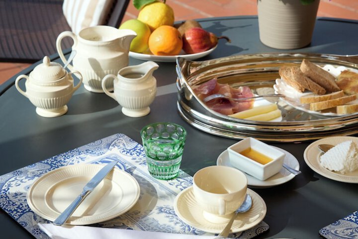 Breakfast/Coffee Service 14 of 18