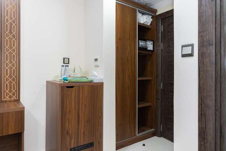 Room 15 of 37