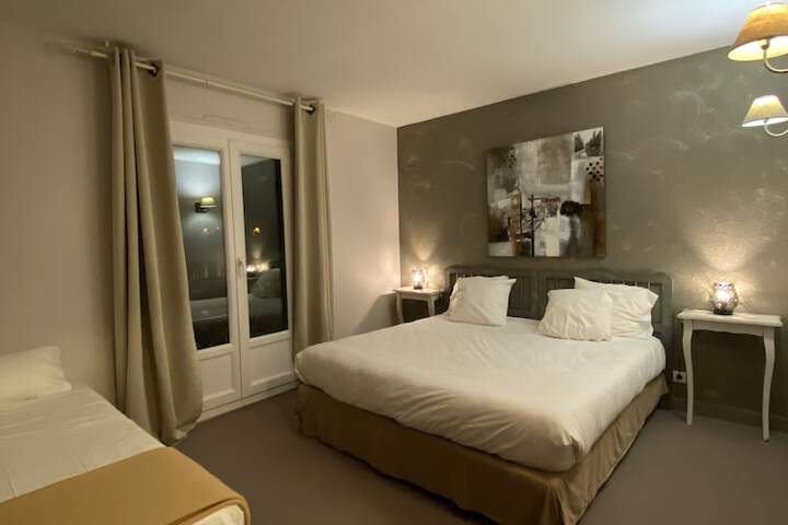 Room 6 of 73