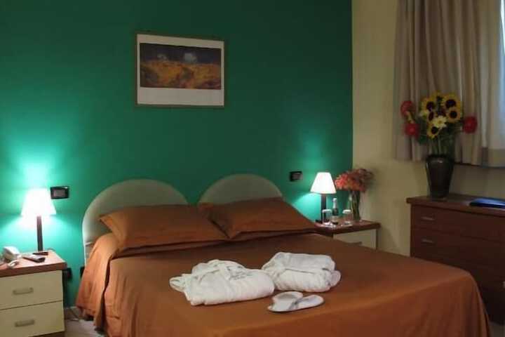 Room 27 of 53
