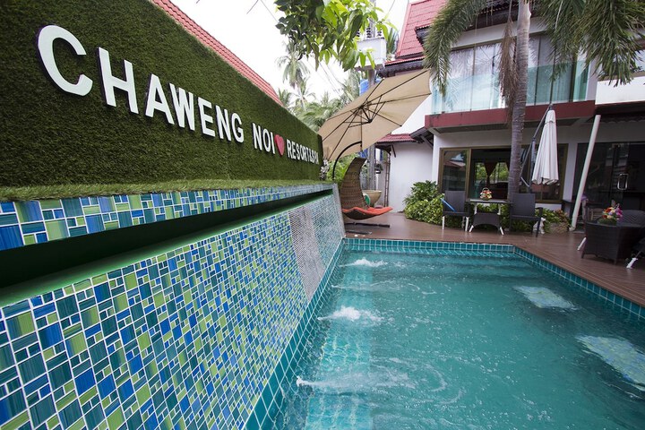 Hotel Pool