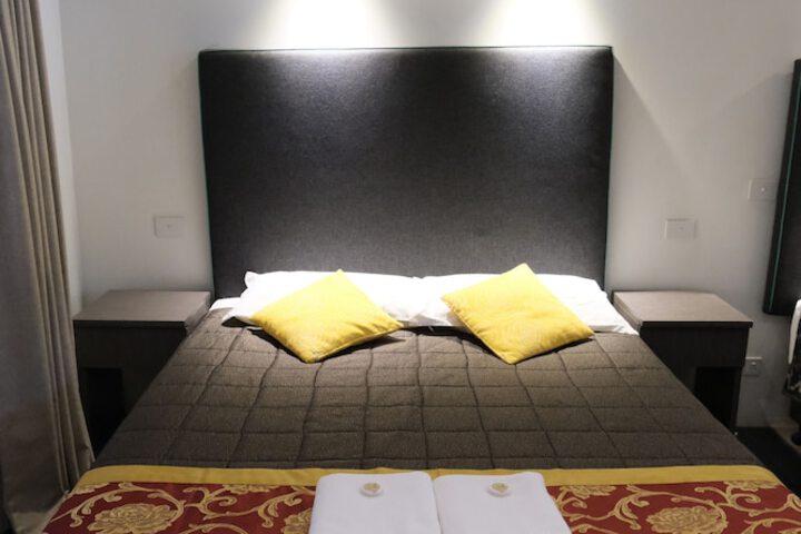 Room 38 of 169