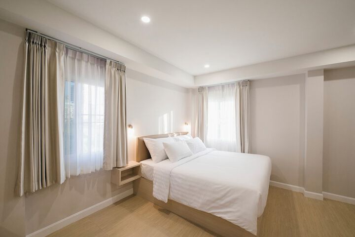 Room 7 of 32