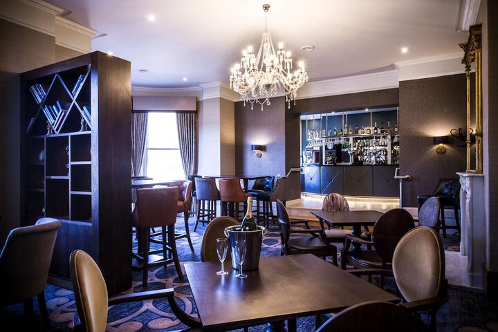 Lounge 116 of 156